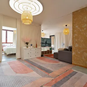 Apartment Penthouse Rooftop Loft, 190sq, Panorama View, 1min To Main Station- 5min To, Basel